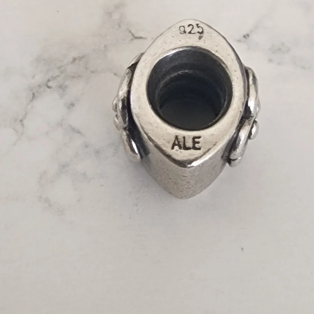 Pandora Daisy Charm - Picture 2 of 4